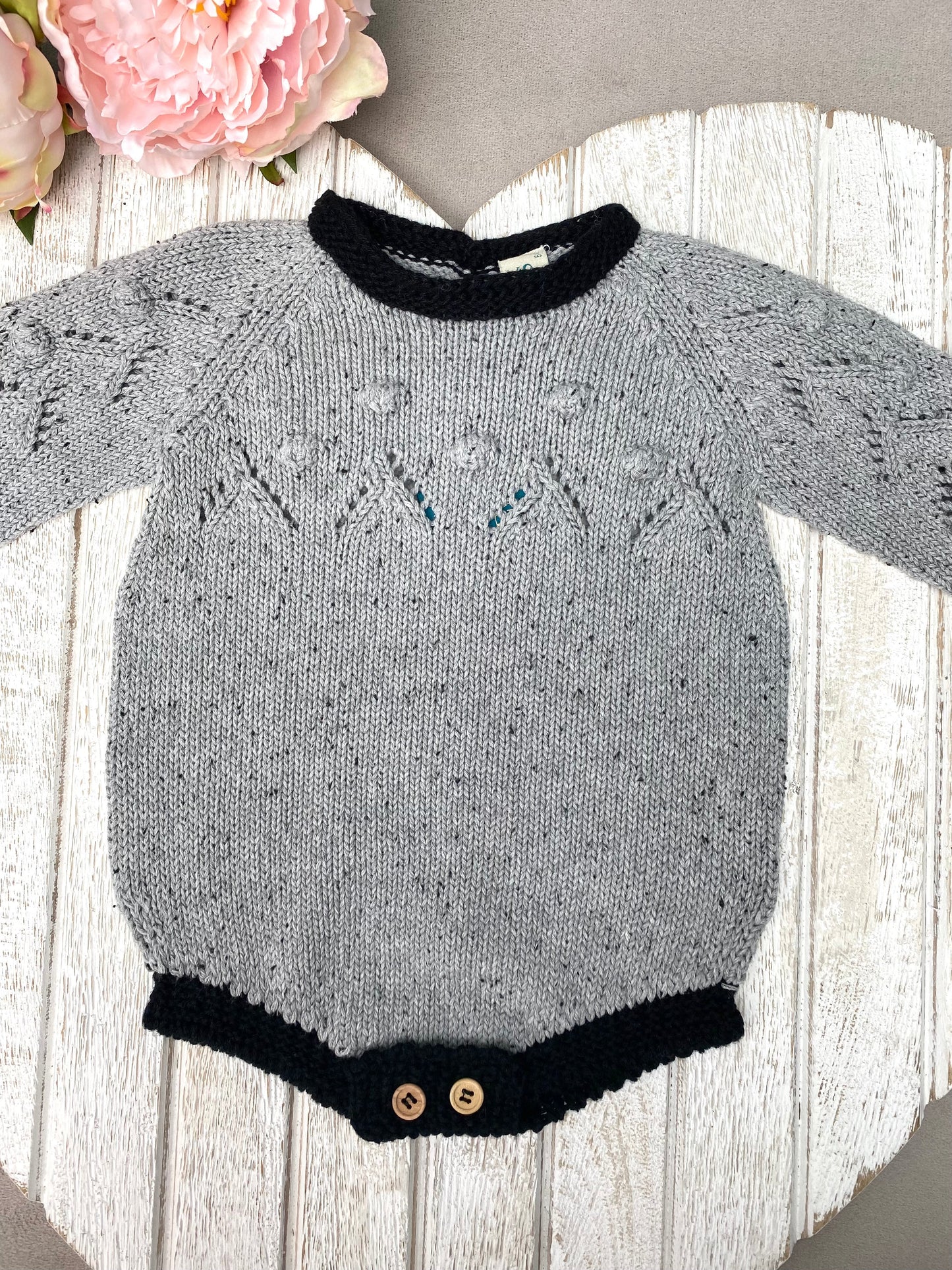 AW21 Nueces Kids Grey Dots Knitted Romper